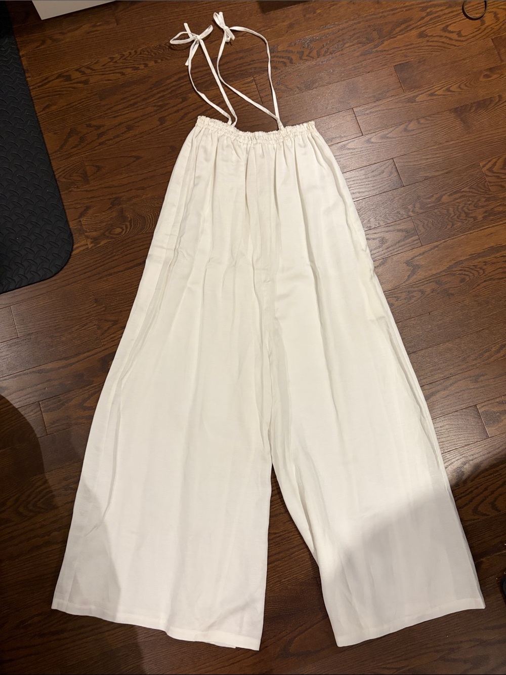 Cloud-like Jumpsuit with Adjustable Straps